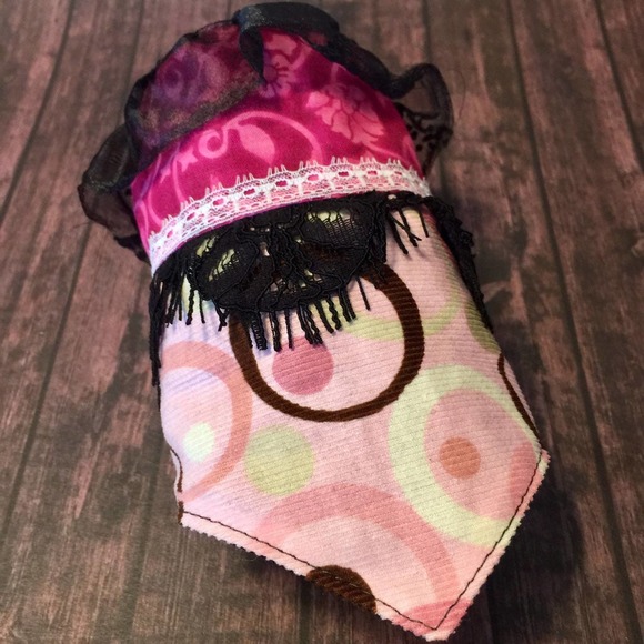 Pink victorian cottagecore hippie bohemian upcycled fabric cuff bracelet - Picture 3 of 10